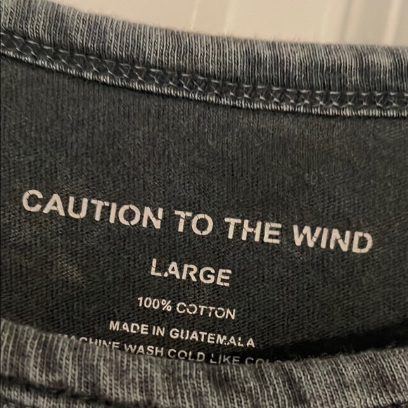 Divided White and Yellow & Gray Crop Top Casual Style - Picture 4 of 5